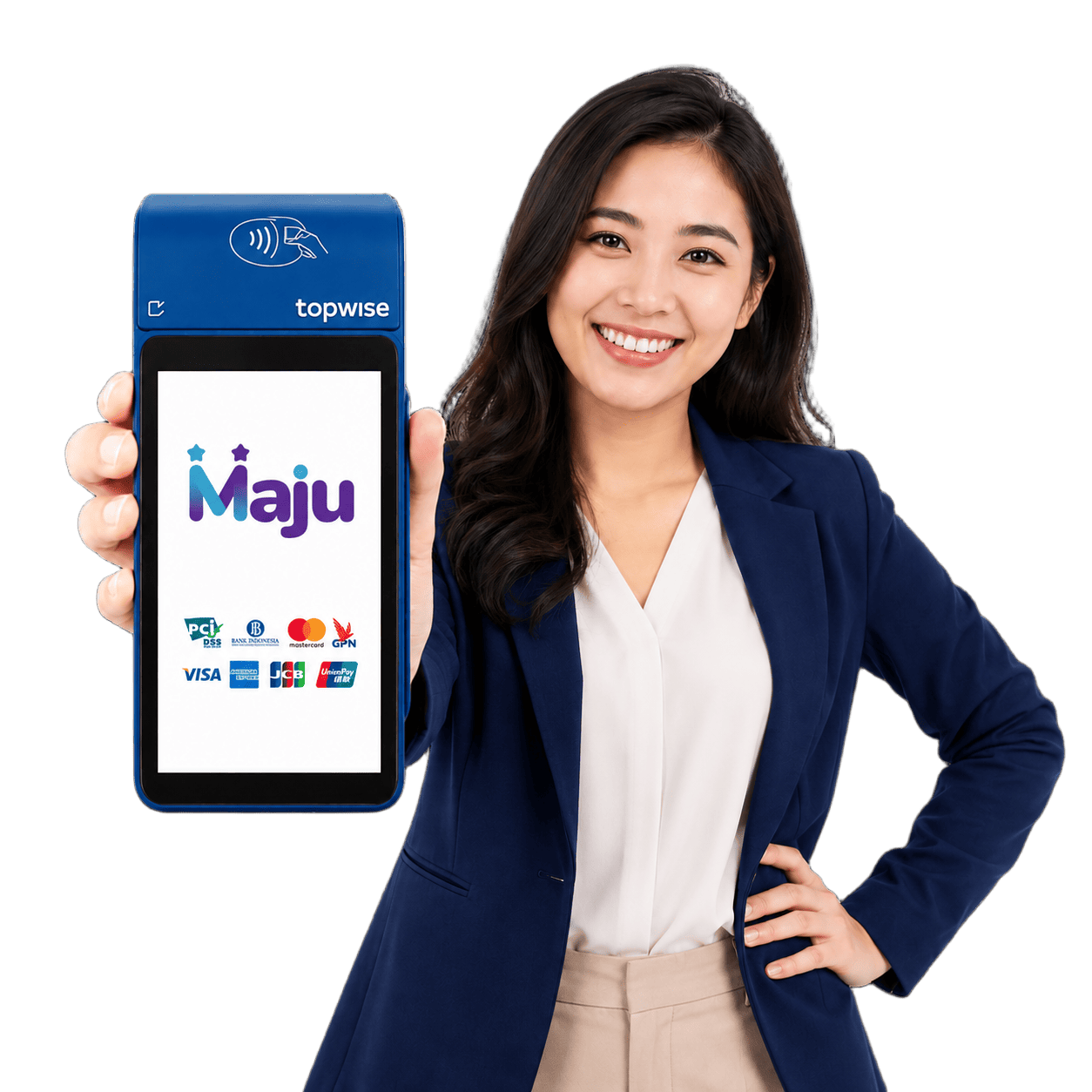 Agen Maju tersenyum sambil menunjukkan mesin EDC yang menampilkan aplikasi Maju.